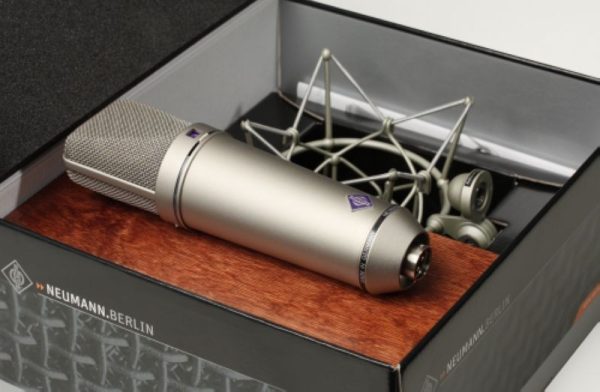 میکروفون نیومنNeumann U 87